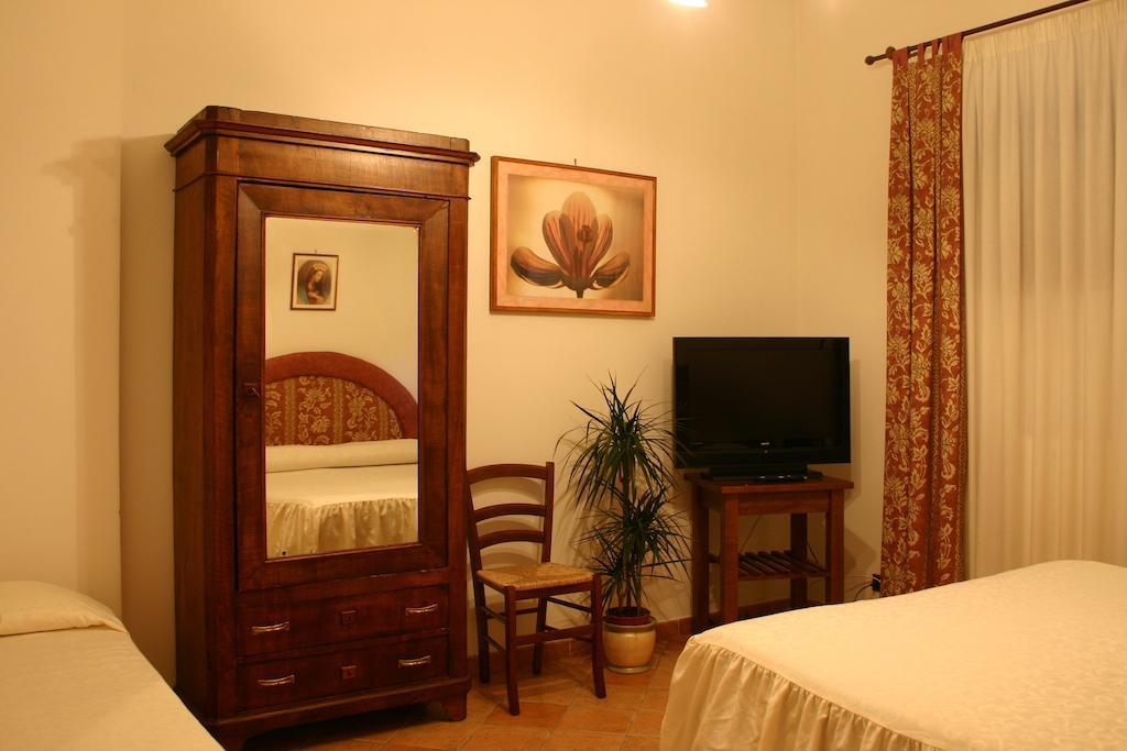 B&B Le Palme Bassano Romano Exteriör bild